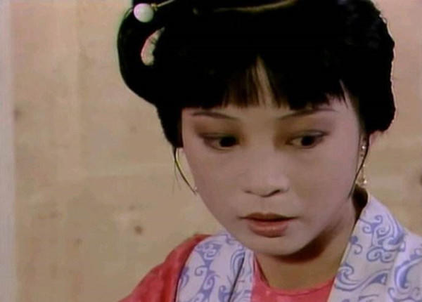 薛宝钗|老太妃死后，贾家迅速衰败，爱富贵的薛宝钗为啥没有抛弃贾宝玉？