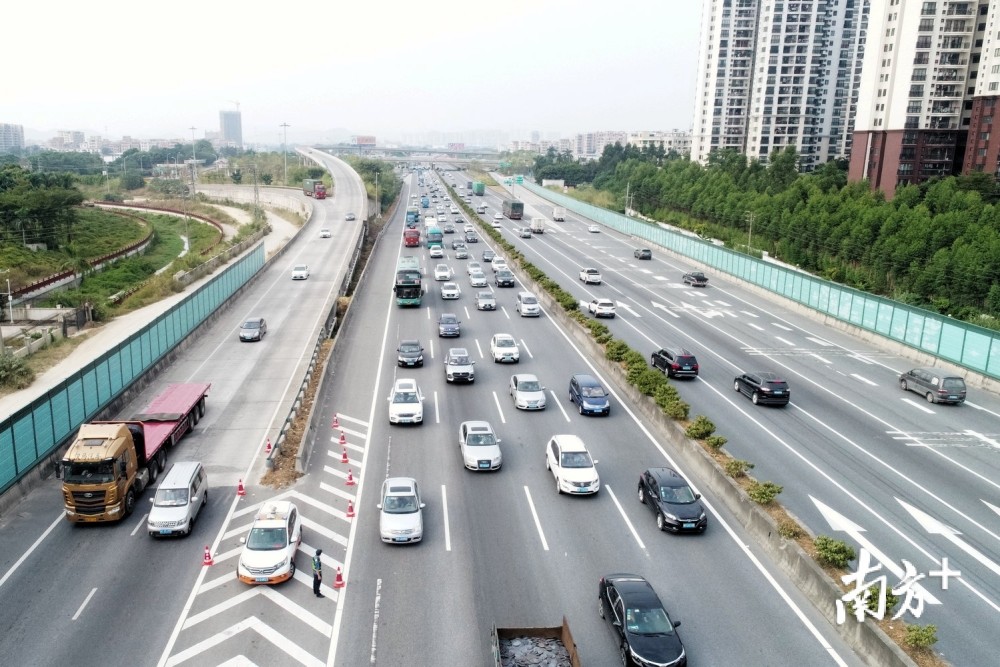 广清高速车流量创新高双节通行237万车次