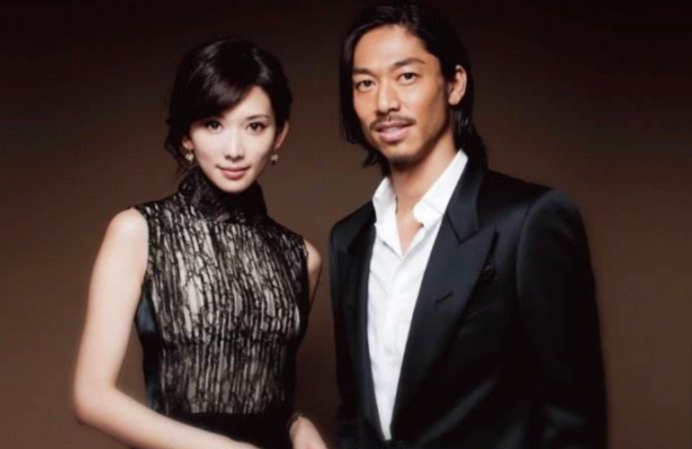 林志玲|林志玲术后和友人自拍状态好，曾被造谣家暴照流出与老公正式离婚