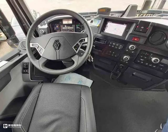 雷诺T系新款BOSS卡车发布，潮牌内饰真高端