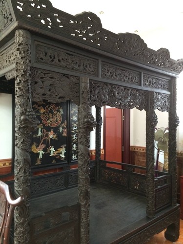 清朝"龙床"在福建现世,专家提出无偿上交,藏品主人:给我8亿_腾讯新闻