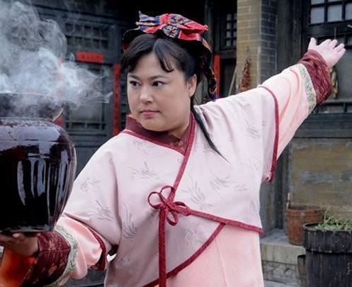 李菁菁|李菁菁与小男友秀恩爱，男友对她撒娇甜喊宝贝，怒怼网友要做自己