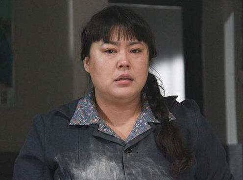 李菁菁|李菁菁与小男友秀恩爱，男友对她撒娇甜喊宝贝，怒怼网友要做自己