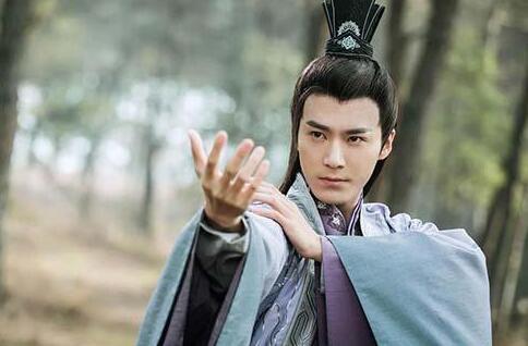 赵丽颖|他被自己签约的老板坑了7年，落魄时赵丽颖拉了一把，现在片约不断