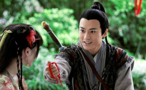 赵丽颖|他被自己签约的老板坑了7年，落魄时赵丽颖拉了一把，现在片约不断