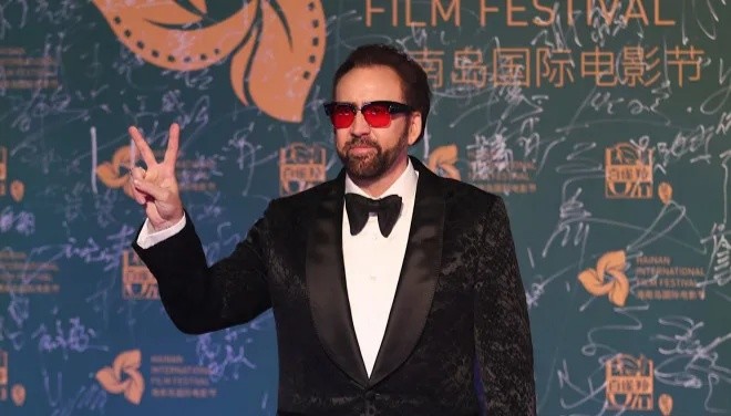 尼古拉斯·凯奇|尼古拉斯凯奇饰演凯奇，角色是演员欠债拍烂片，网友：这剧情在套娃吧？