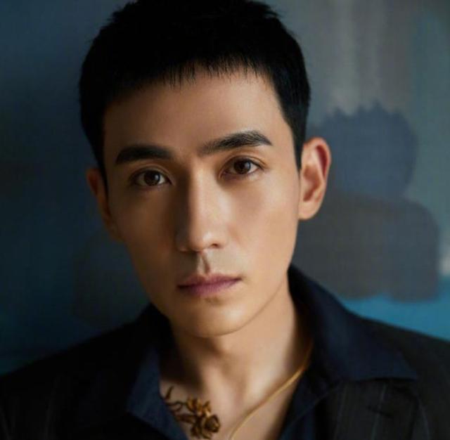 朱一龙|朱一龙否认隐婚生子被指避重就轻，遭网红怒骂：当爹不敢认没骨气