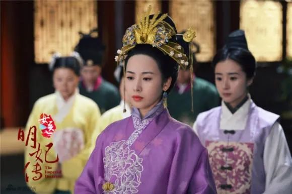 金晨|她终于傍上条粗腿了