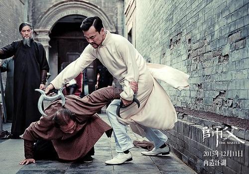 白色游泳衣|“民国武侠”作家徐皓峰，新书《白色游泳衣》为何要写老炮青春？