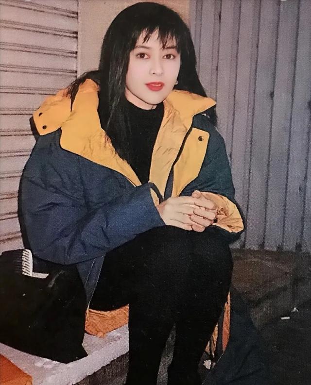 刘銮雄|刘銮雄反骨儿子帅而多金，偏爱灰姑娘，放弃10年的妻子和龙凤胎