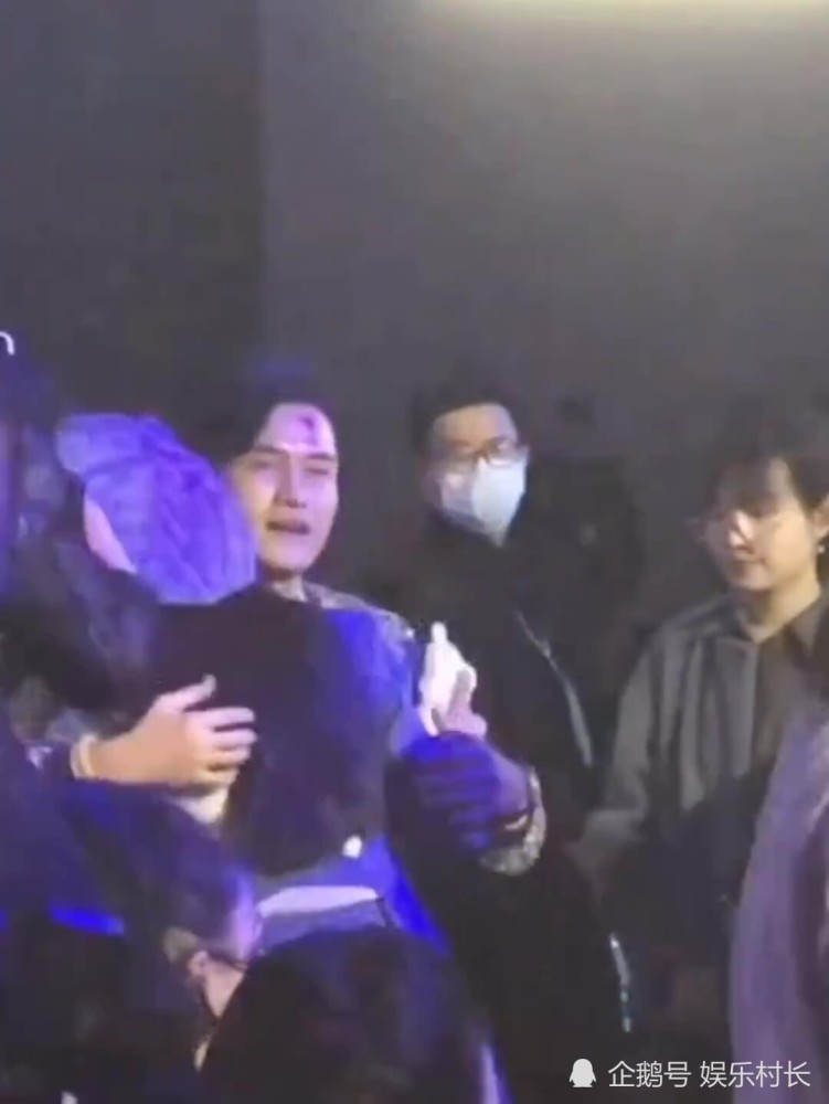 范冰冰|范冰冰参加上海时装周，被特殊照顾显大花身份，与马苏同框全程避嫌无交流