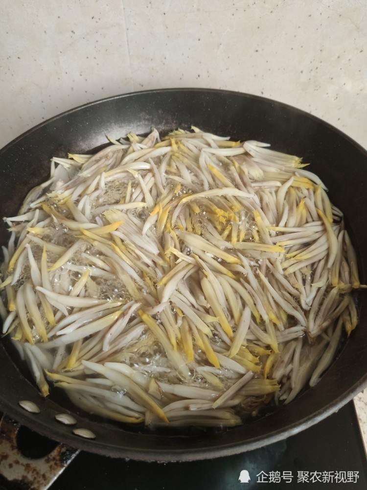 芭蕉花 经过一道道工序最终成为了一道绿色无公害美食 腾讯新闻