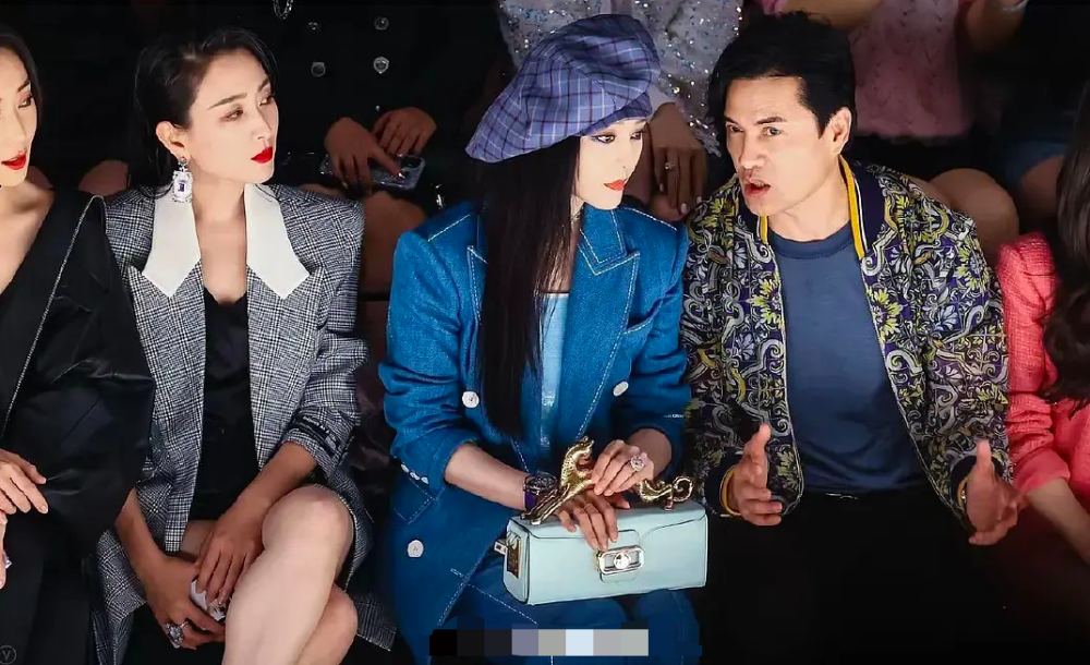 范冰冰|范冰冰看秀与造型师甜蜜牵手，对方男友力爆棚，搂肩呵护好绅士