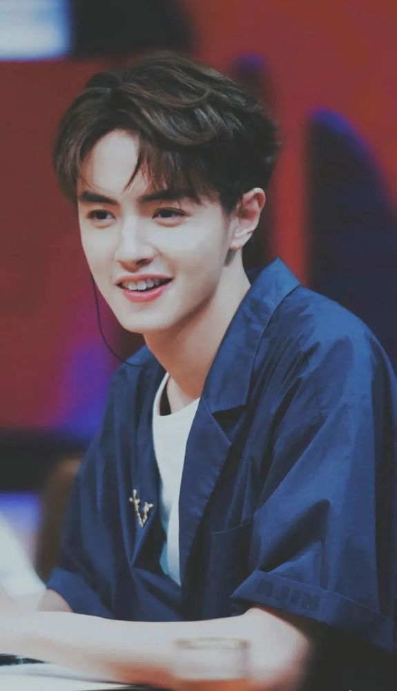 明星照片 官鸿壁纸图片_腾讯新闻