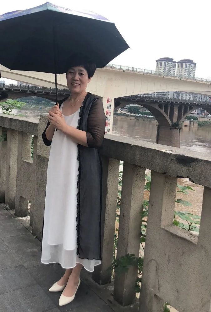 杜启藏清明哀思追忆天堂里的父母