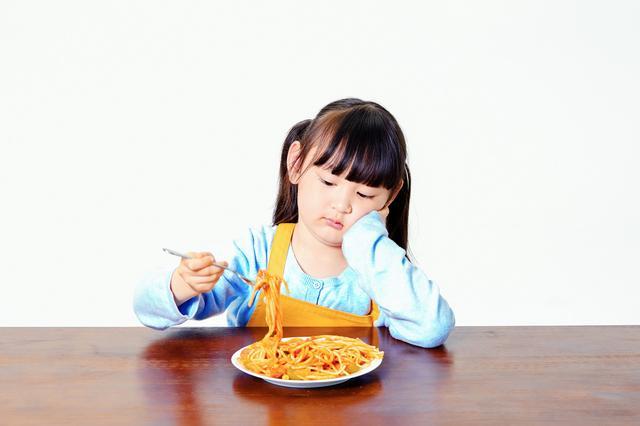 假期过后，家长记住4招轻松搞定孩子食欲不振问题！