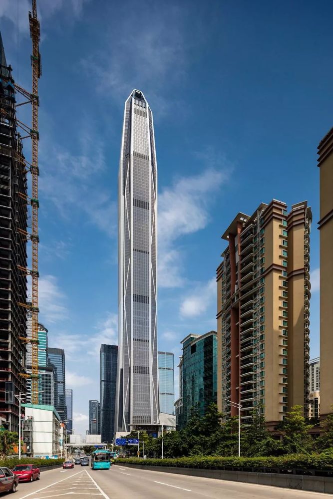 5925米的华南第一高楼深圳平安金融中心