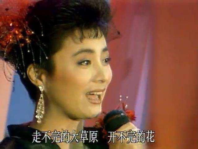 李玲玉|57岁李玲玉近况落魄？婚庆卖力演出显心酸，递话筒无人理反遭哄笑