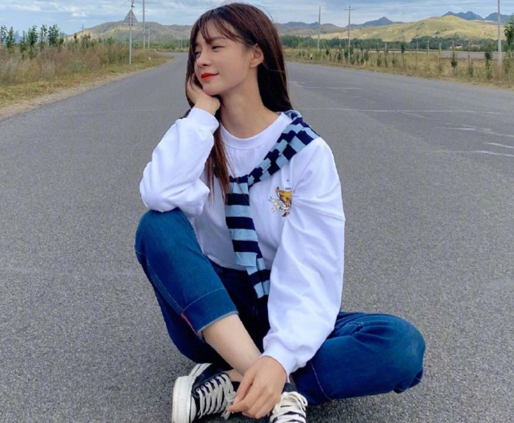 道路交通安全法|涉嫌违反道路交通安全法，演员贾青删博道歉，沈梦辰也牵连其中