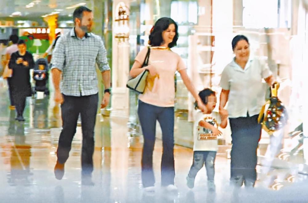 周星驰|港媒曝周星驰被金主和前女友连环追债，涉及金额逾2.7亿港元