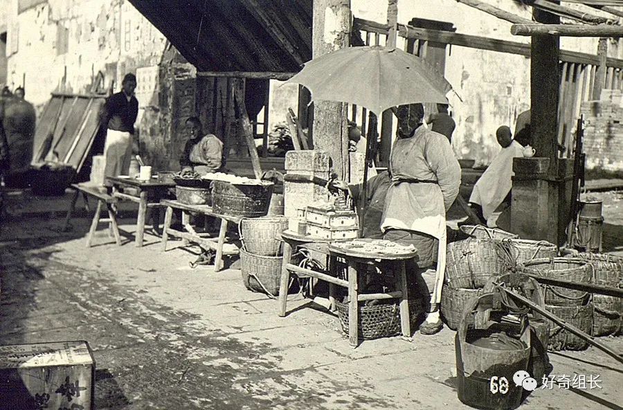 民国时期的街头小商贩城乡结合部卖水的摊贩