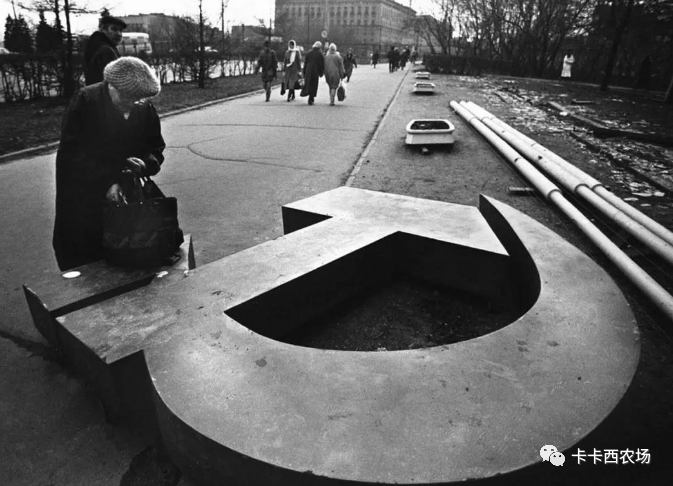 苏联_历史|“脆断“后的日子——苏联的崩塌