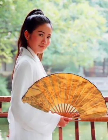 叶璇|40岁叶璇自曝担心王一博，从名校学霸到遭群嘲，她其实活得真实