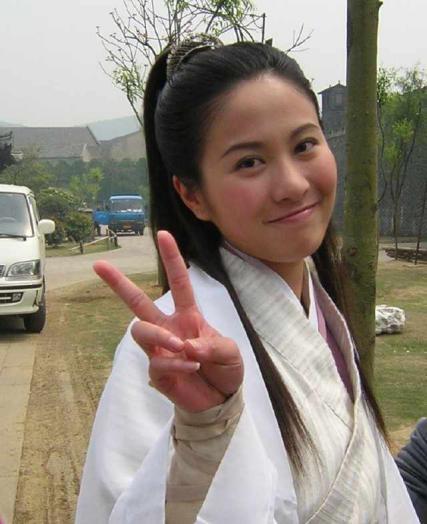 叶璇|40岁叶璇自曝担心王一博，从名校学霸到遭群嘲，她其实活得真实