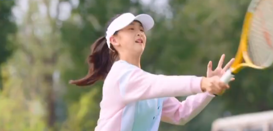 森碟|田亮女儿森碟解锁新代言，骑车练瑜伽展运动天赋，一双长腿太优越