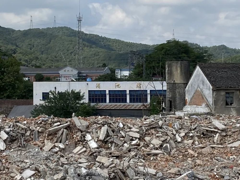 路以北地面建築已全部拆除湄池橋西南通江路以南截至10月8日正在慢慢