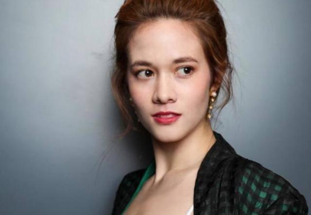 她是《战狼2》原定女主,临时加价被吴京换掉,如今和影帝合作翻红
