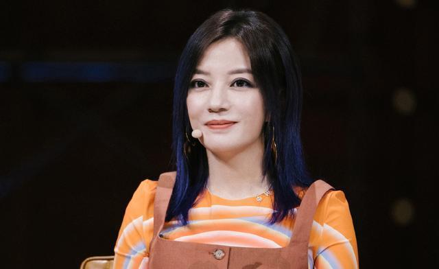 黄奕|黄奕晒两代小燕子同框照，与赵薇相差1岁，却有演员导师之别