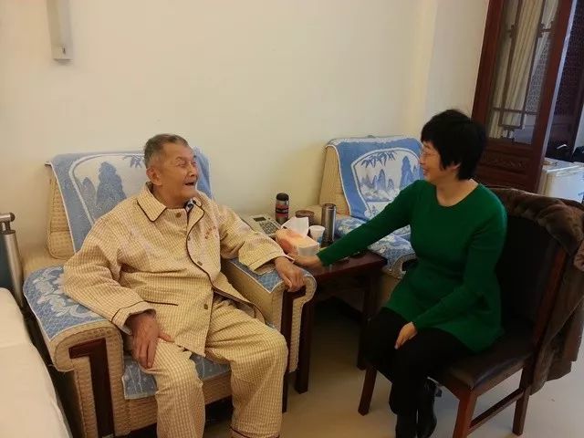 洪朝生|巨星陨落，却举国无声！遗憾今天以这种方式认识您……