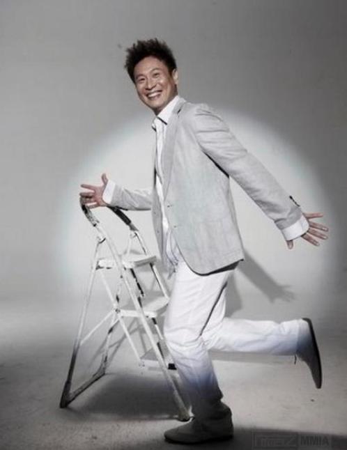 那个眼睛不大表情夸张的喜剧演员张世最近怎么很少看到