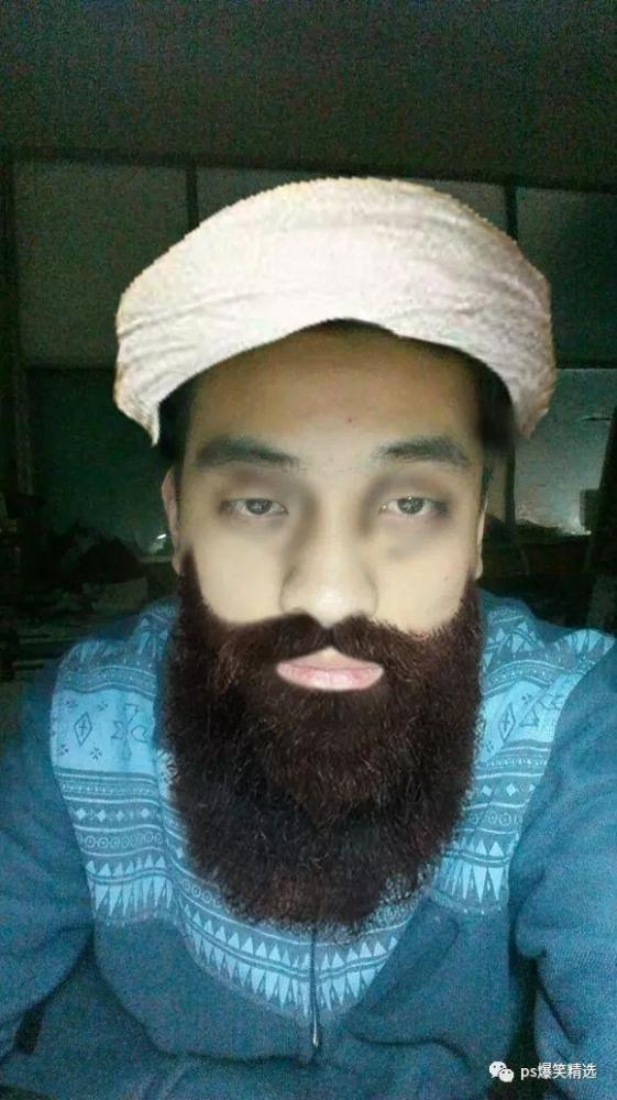 搞笑p图小哥被p成黑无常还在地府开了家理发店