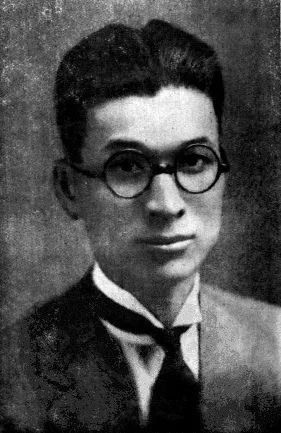 着钮永建铜像钮氏家族教化育人的传统在钮永建的子侄辈中也得到了延续