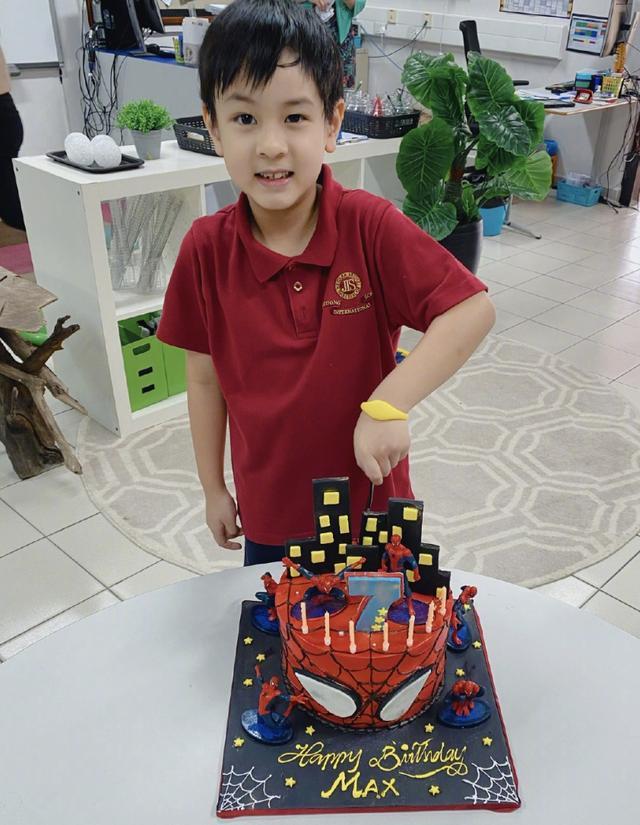 吴尊|吴尊一家四口庆生，带儿女捐善款当作自己的生日礼物，正能量爆棚