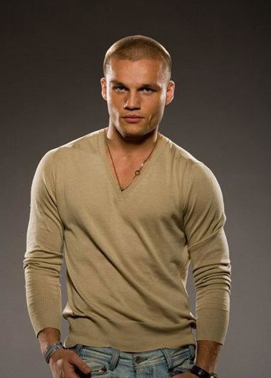 巴西26岁顶级女模纽约失踪1年里约贫民窟被发现上身未着寸缕精神混乱