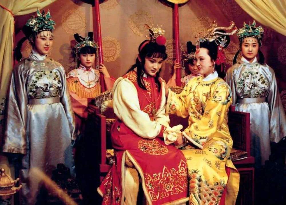 贾宝玉|元春作为宝玉的亲姐姐，为啥却舍弃了黛玉？看看怡红院匾额内容