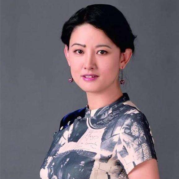 齐白石|齐白石孙女画作惹争议，落款该不该提爷爷齐白石？网友：没前途