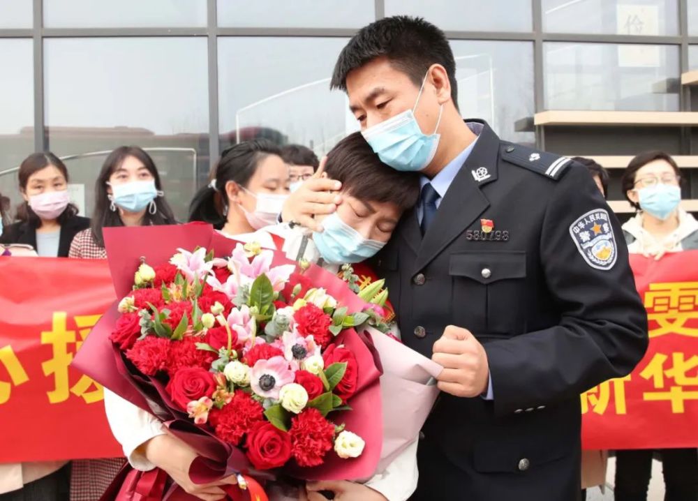 北京|奋战“疫”情中的公安铁军专题摄影展在北京展出