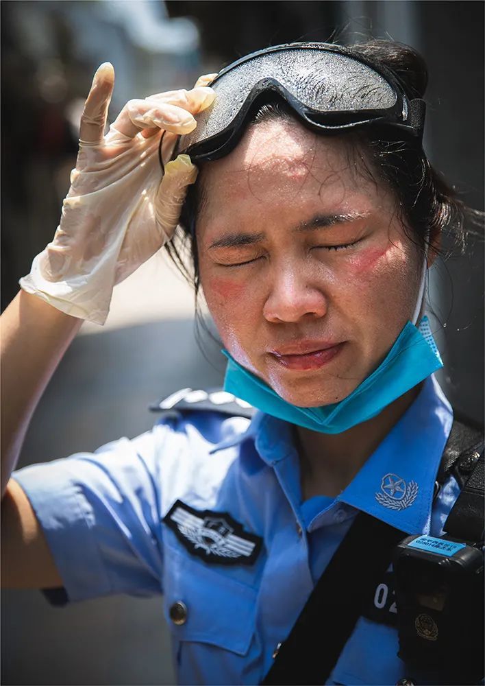 北京|奋战“疫”情中的公安铁军专题摄影展在北京展出