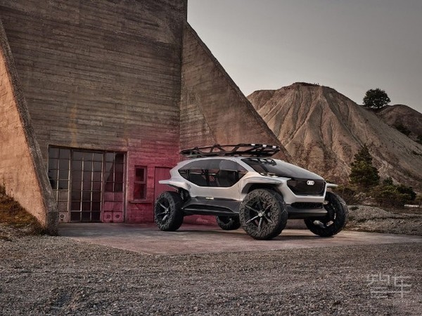 国产动画《灵笼》惊现奥迪概念车 展示未来设计方向_腾讯新闻