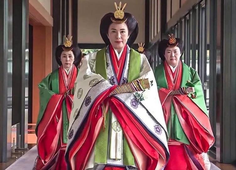 她才是日本最美皇后过世后天皇甘愿吃斋念佛年轻时比雅子都美