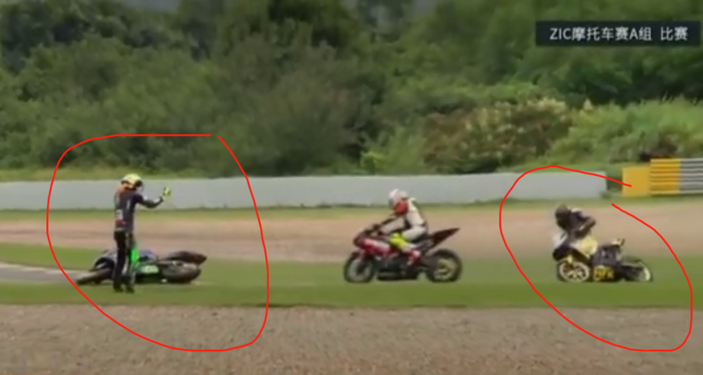 王一博|王一博摔车事件再反转，专业车手发长文，直指王一博缺少体育精神