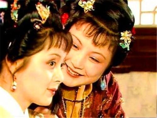 林黛玉|《红楼梦》螃蟹宴：薛宝钗长袖善舞，史湘云费力不讨好！