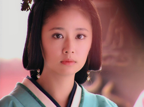 林心如|44岁林心如新戏路透图，身材高挑出众，但面部皮肤下垂无少女感