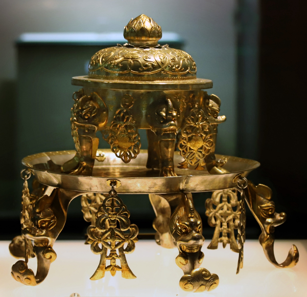中国瓷器|收藏瓷器开篇：神秘“法门寺”出土秘密颜色“秘色瓷”