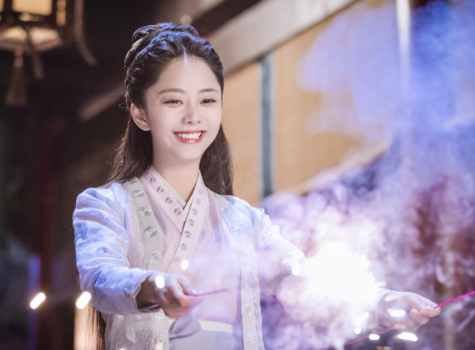 金鹰女神|金鹰女神再现两强争霸！宋茜从第四蹿升至第二，紧追第一名谭松韵