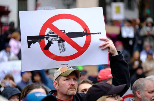 俄罗斯也不禁枪,为何犯罪率这么低?这几招美国应该学学_腾讯新闻